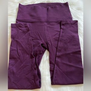 Victoria’s Secret Sport Seamless Ribbed Leggings, Deep Purple Size Medium